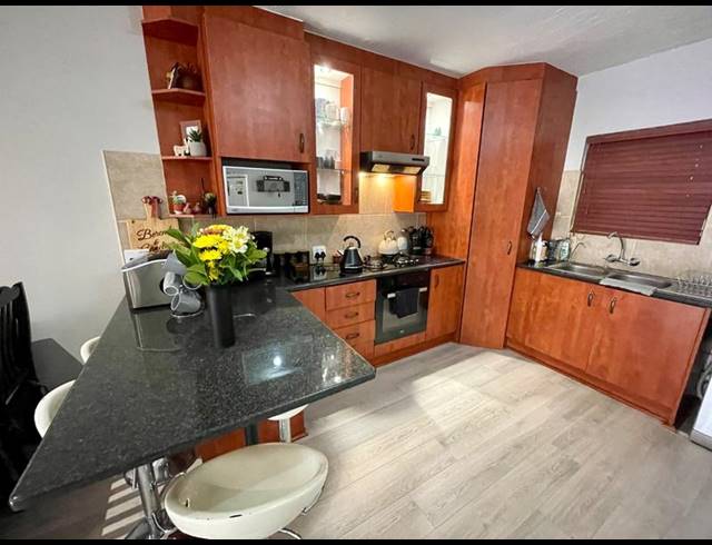 2 BEDROOM APARTMENT FOR SALE IN SUGAR BUSH ESTATE